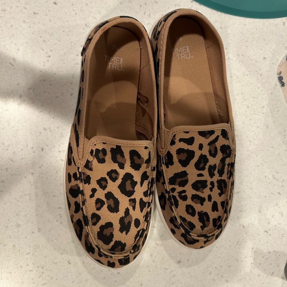LEOPARD PRINT SLIP ONS - Picture 2 of 6